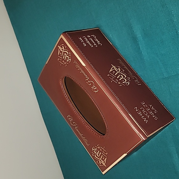 Vegan leather tissue box. - Picture 6 of 11